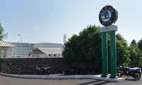 Alt image